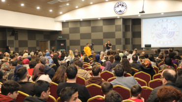 ELAZIĞ BELEDİYESİ, AHMET ŞERİF İZGÖREN'İ VELİLER VE ÖĞRENCİLERLE BULUŞTURDU