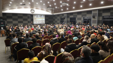 ELAZIĞ BELEDİYESİ, AHMET ŞERİF İZGÖREN'İ VELİLER VE ÖĞRENCİLERLE BULUŞTURDU