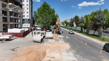Elazığ Belediyesi, Cumhuriyet Mahallesi'nde Kanalizasyon ve Yağmur Suyu Hattı Çalışmaları Başlattı