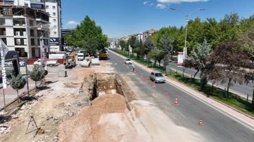 Elazığ Belediyesi, Cumhuriyet Mahallesi'nde Kanalizasyon ve Yağmur Suyu Hattı Çalışmaları Başlattı