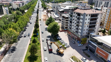 Elazığ Belediyesi, Cumhuriyet Mahallesi'nde Kanalizasyon ve Yağmur Suyu Hattı Çalışmaları Başlattı