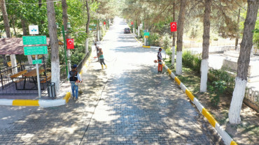 Mezarlık Alanları Bayrama Hazırlandı