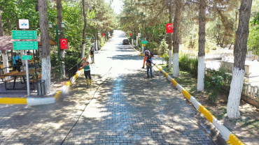 Mezarlık Alanları Bayrama Hazırlandı