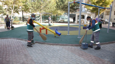 Üniversite Mahallesi'nde Kapsamlı Temizlik Çalışması