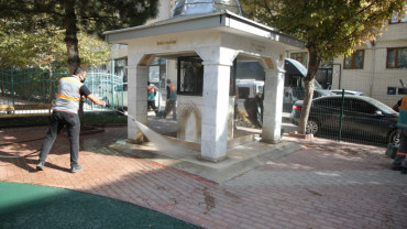 Üniversite Mahallesi'nde Kapsamlı Temizlik Çalışması