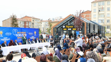 Başkan Şerifoğulları, Akpınar Mahallesi'nde Vatandaşların Sorularını Yanıtladı