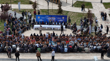 Başkan Şerifoğulları, Akpınar Mahallesi'nde Vatandaşların Sorularını Yanıtladı