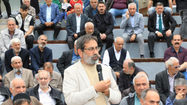 Başkan Şerifoğulları, Akpınar Mahallesi'nde Vatandaşların Sorularını Yanıtladı