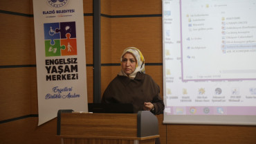 Elazığ Belediyesi, Dil ve Konuşma Becerileri Semineri Düzenledi