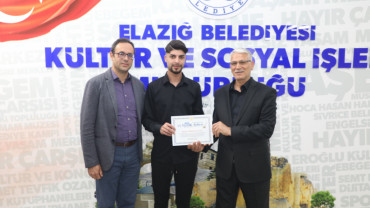 Elazığ Belediyesi Yazarlık Atölyesi'nde Sertifika Töreni