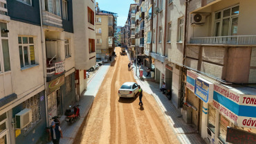 Elazığ Belediyesi, Yeni Mahalle'de Asfaltlama Çalışmalarını Sürdürüyor