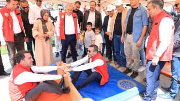 Geleneksel Oyunlar Tırı, Elazığ'da Çocuklarla Buluştu