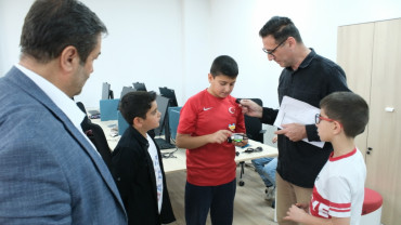 Elazığ Belediyesi Dijital Gençlik Merkezi'nde Eğitimler Başladı