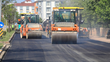 Elazığ Belediyesi Asfalt Yenileme Çalışmalarını Sürdürüyor