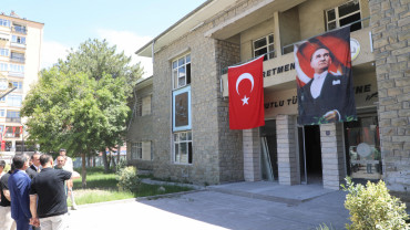 Başkan Şerifoğulları, Tarihi Öğretmenevi'nde İncelemelerde Bulundu