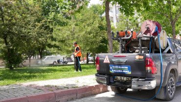 Elazığ Belediyesi, İlaçlama Çalışmalarını Aralıksız Sürdürüyor