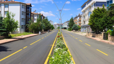 Asfaltlama, Yol Çizgi, Yaya Çizgisi ve İşaret Çalışmaları Devam Ediyor