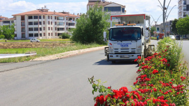 Asfaltlama, Yol Çizgi, Yaya Çizgisi ve İşaret Çalışmaları Devam Ediyor