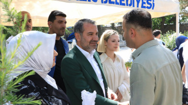 Başkan Şerifoğulları, Arife Günü Anlamlı Ziyaretler Gerçekleştirdi