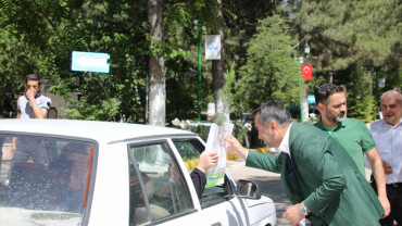 Başkan Şerifoğulları, Arife Günü Anlamlı Ziyaretler Gerçekleştirdi