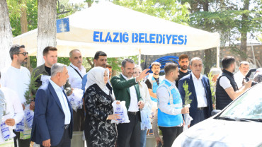 Başkan Şerifoğulları, Arife Günü Anlamlı Ziyaretler Gerçekleştirdi