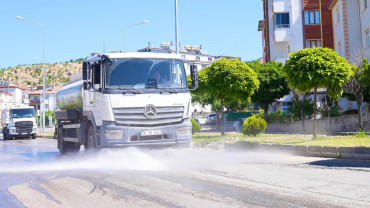 Elazığ Belediyesi, Kentin Dört Bir Yanında Temizlik Çalışmasına Devam Ediyor