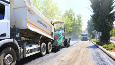 Elazığ Belediyesi, Yol Yenileme Çalışmalarını Aralıksız Sürüyor