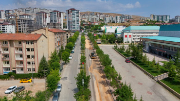 Elazığ Belediyesi, Yol Yenileme Çalışmalarını Aralıksız Sürüyor