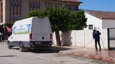 Elazığ Belediyesi'nden Aksaray ve Hicret Mahallelerinde Kapsamlı Temizlik