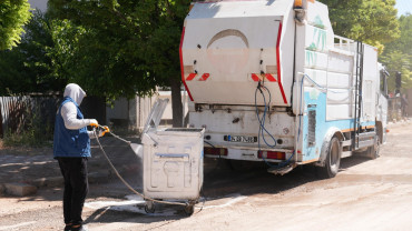 Elazığ Belediyesi'nden Aksaray ve Hicret Mahallelerinde Kapsamlı Temizlik