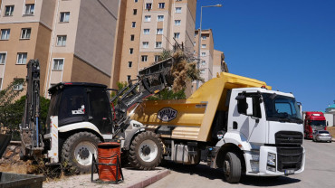Elazığ Belediyesi, Çaydaçıra Mahallesi'nde Kapsamlı Temizlik Çalışması Gerçekleştirdi