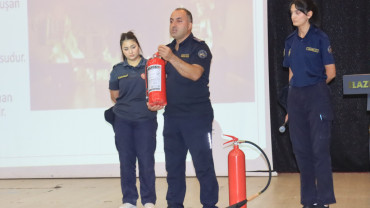 Elazığ Belediyesi'nden Muhtarlara İlk Yardım Seti ve Yangın Söndürme Tüpü