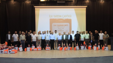 Elazığ Belediyesi'nden Muhtarlara İlk Yardım Seti ve Yangın Söndürme Tüpü
