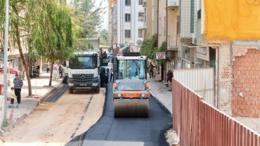 Elazığ Belediyesi, Yol Yenileme Çalışmalarını Sürdürüyor
