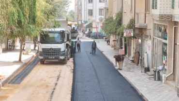 Elazığ Belediyesi, Yol Yenileme Çalışmalarını Sürdürüyor