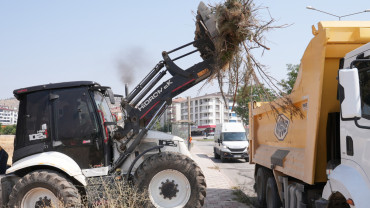 Doğukent Mahallesi'nde Elazığ Belediyesi Tarafından Kapsamlı Temizlik Çalışması Yapıldı