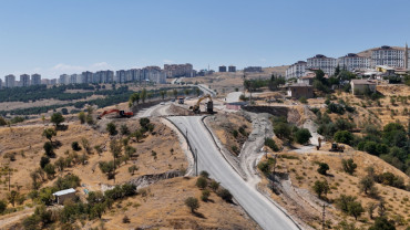 Şehir Merkezi ile Batı Bölgesini Birleştiren Ulaşım Aksına Yeni Bulvar