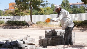 Elazığ'da Asfalt Seferberliği Sürüyor