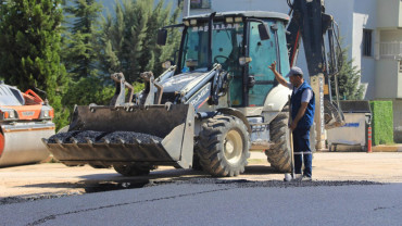 Elazığ'da Asfalt Seferberliği Sürüyor