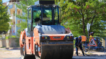 Elazığ'da Asfalt Seferberliği Sürüyor