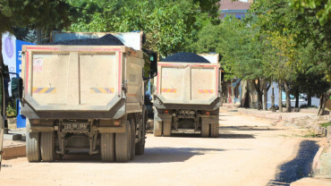 Elazığ'da Asfalt Seferberliği Sürüyor