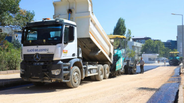 Elazığ'da Asfalt Seferberliği Sürüyor