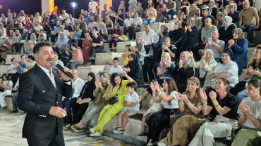 Yaz Etkinlikleri Kapsamında Gezici Tiyatro Şenliği, Ataşehir Mahallesi'ndeydi