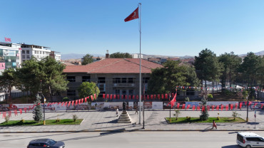 Tarihi Öğretmenevi'nde Restorasyon Çalışmaları Sürüyor