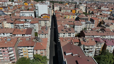 Elazığ Belediyesi, Rızaiye Mahallesi'nde Yol Yenileme Çalışması Yapıyor