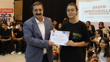 Elazığ Belediyesi Yaz Müzik Kursu Finalinde Sertifika Heyecanı