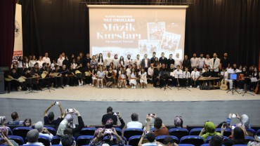 Elazığ Belediyesi Yaz Müzik Kursu Finalinde Sertifika Heyecanı
