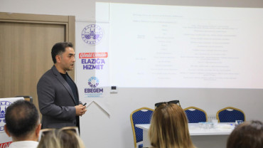 Elazığ Belediyesi, Alzheimer Bilgilendirme Semineri Düzenledi