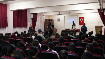 Elazığ İtfaiyesi'nden Öğrencilere Deprem Ve Yangınla Mücadele Eğitimleri Veriliyor