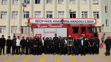 Elazığ İtfaiyesi'nden Öğrencilere Deprem Ve Yangınla Mücadele Eğitimleri Veriliyor